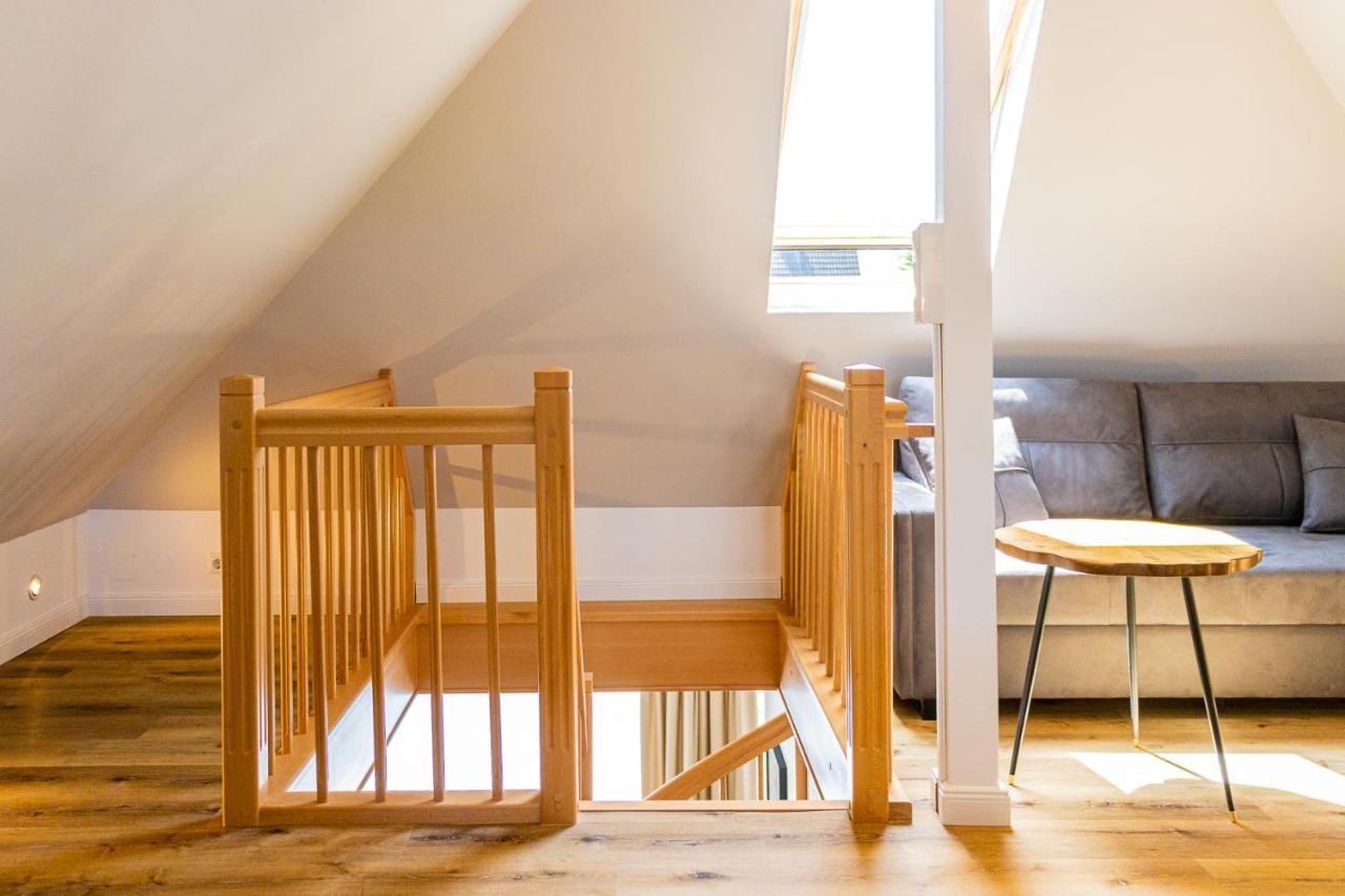 Moderne Maisonette Ferienwohnung Mit Gartenzugang, Nur 7 Gehminuten Zum Strand, Parkplatz & Fahrradunterstellplatz シャルボイツ エクステリア 写真
