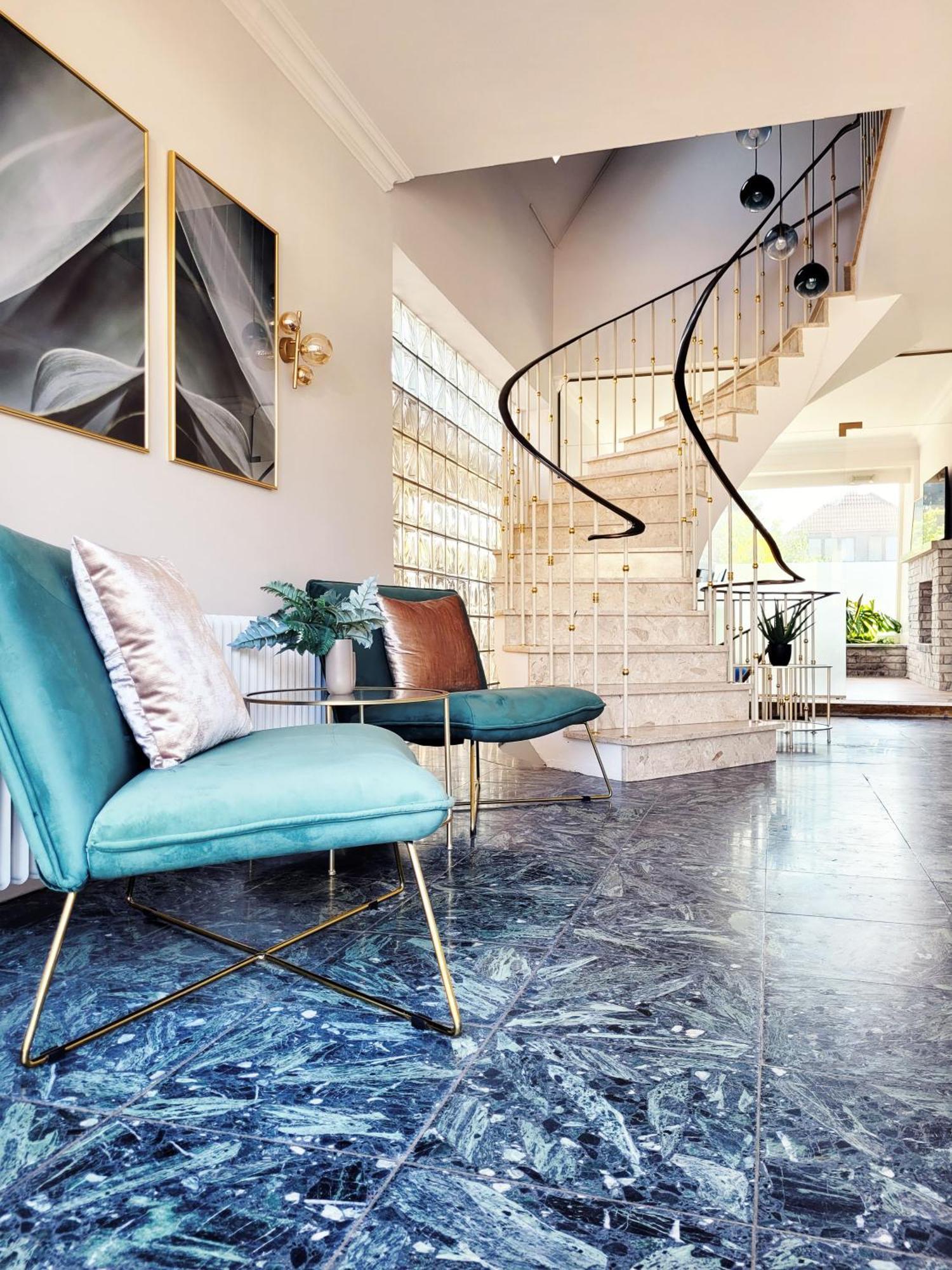 Moderne Maisonette Ferienwohnung Mit Gartenzugang, Nur 7 Gehminuten Zum Strand, Parkplatz & Fahrradunterstellplatz シャルボイツ エクステリア 写真